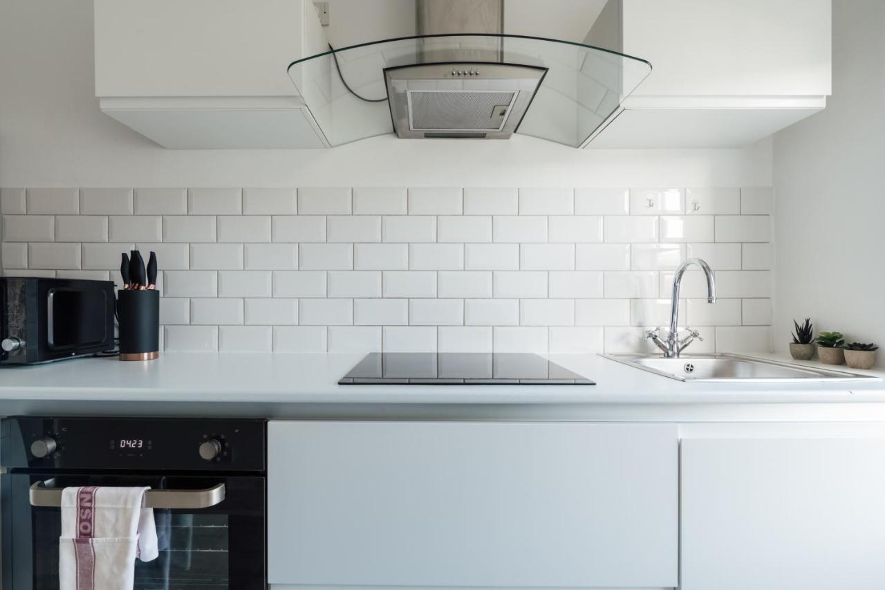 Stunning & Stylish 2 Bed Flat In West London Lägenhet Exteriör bild