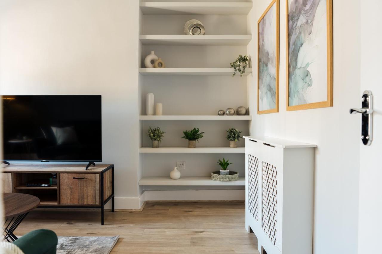 Stunning & Stylish 2 Bed Flat In West London Lägenhet Exteriör bild