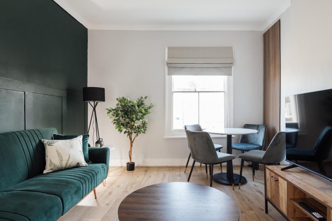 Stunning & Stylish 2 Bed Flat In West London Lägenhet Exteriör bild