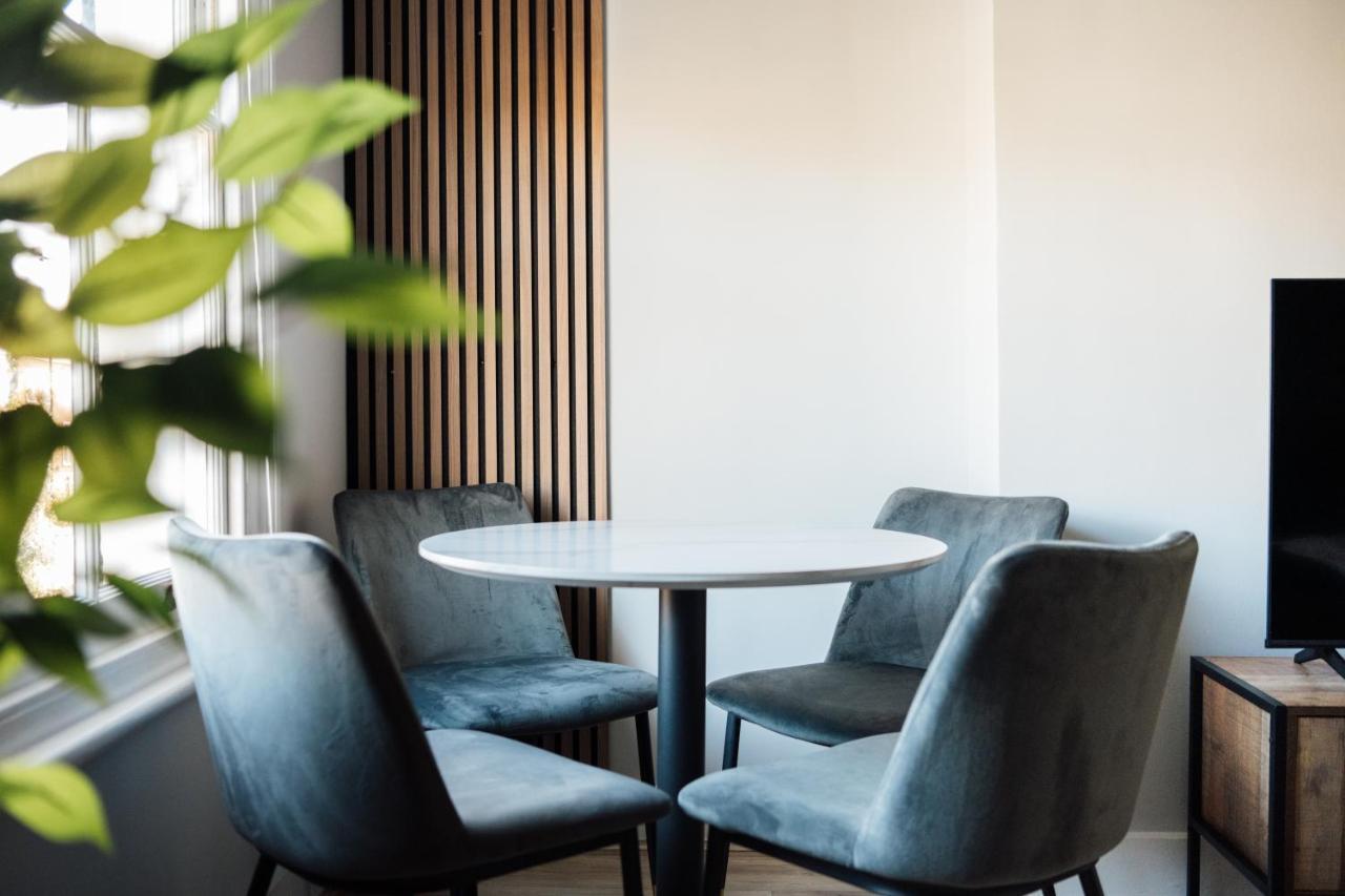 Stunning & Stylish 2 Bed Flat In West London Lägenhet Exteriör bild