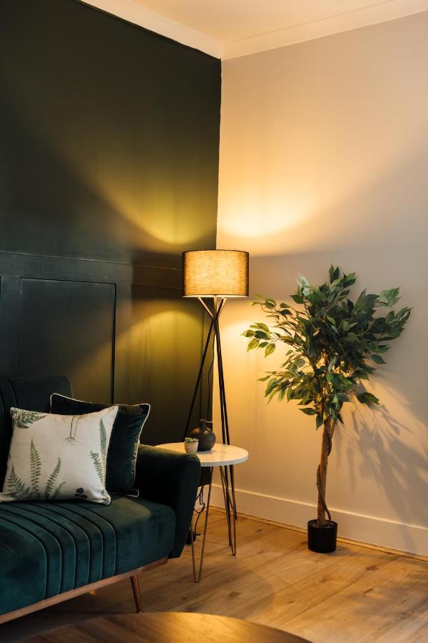 Stunning & Stylish 2 Bed Flat In West London Lägenhet Exteriör bild
