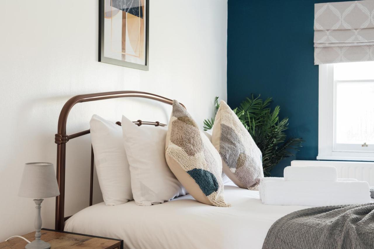 Stunning & Stylish 2 Bed Flat In West London Lägenhet Exteriör bild